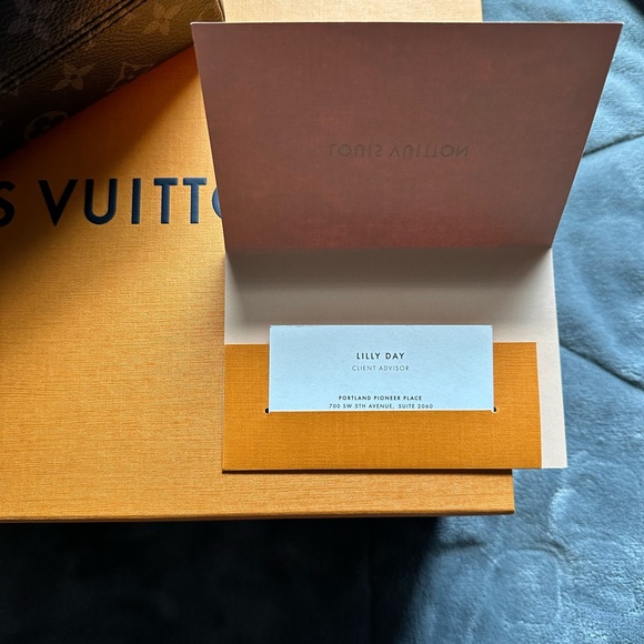 Authentic Louis Vuitton S-Cape Messenger Bag- Posh Authenticated Reseller! - Picture 9 of 16